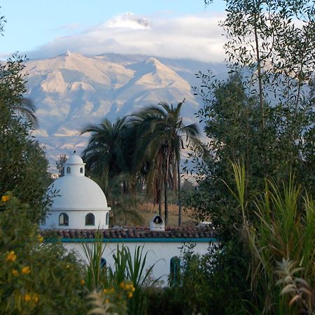 Las Palmeras Inn Otavalo Exteriör bild