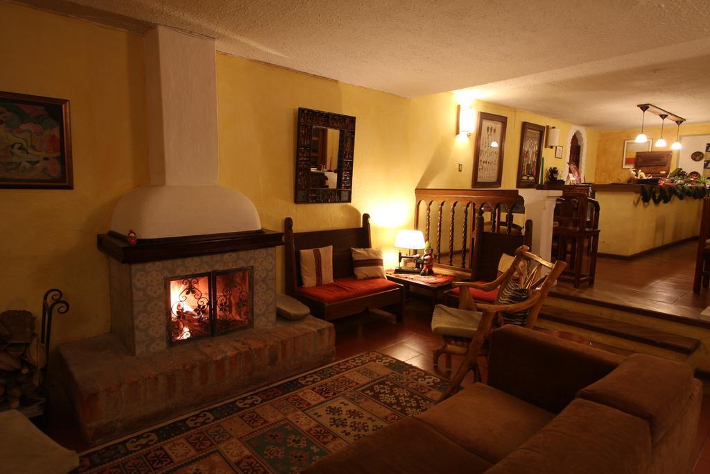 Las Palmeras Inn Otavalo Exteriör bild