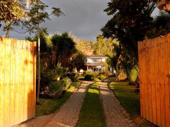 Las Palmeras Inn Otavalo Exteriör bild
