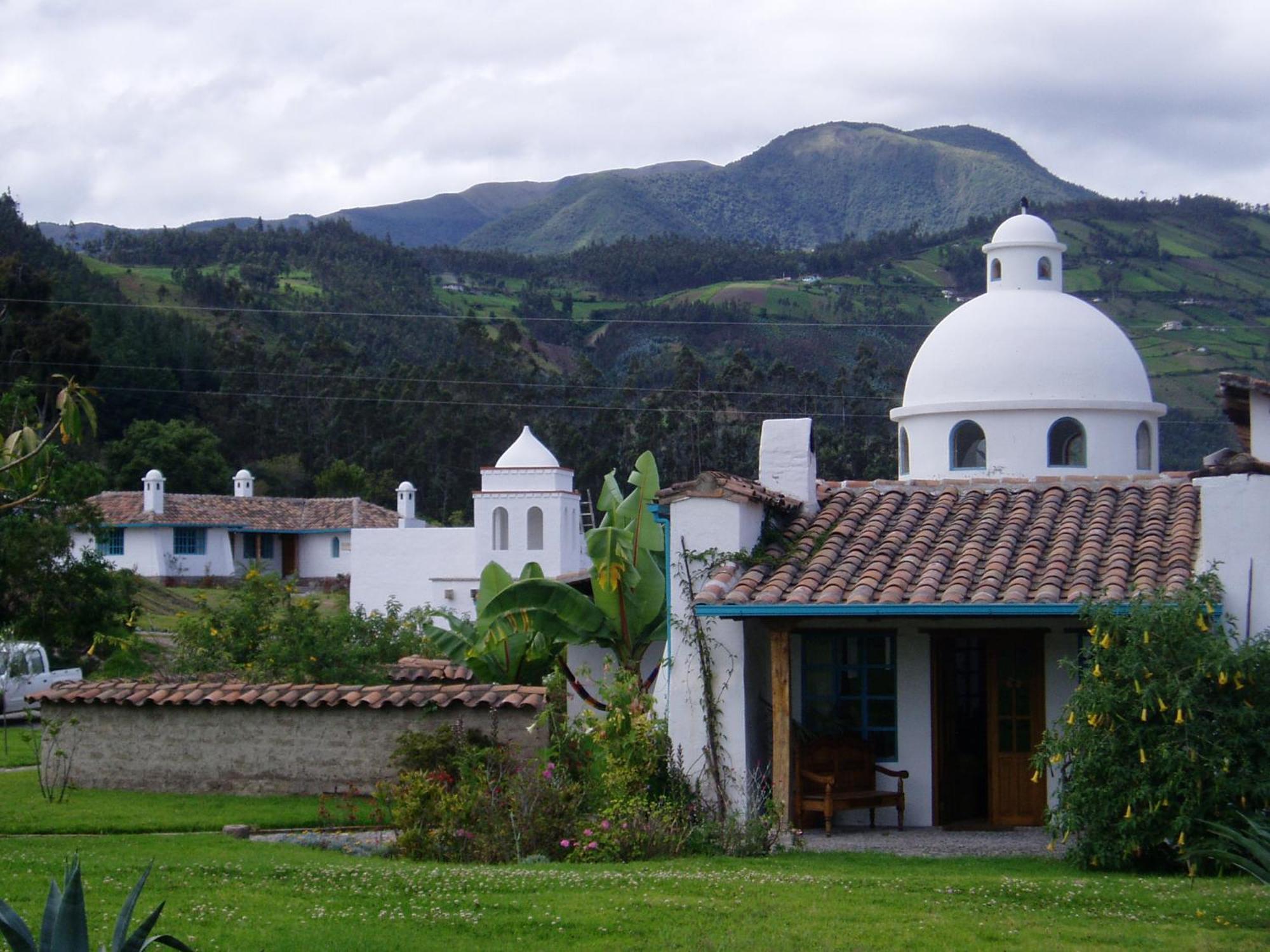 Las Palmeras Inn Otavalo Exteriör bild