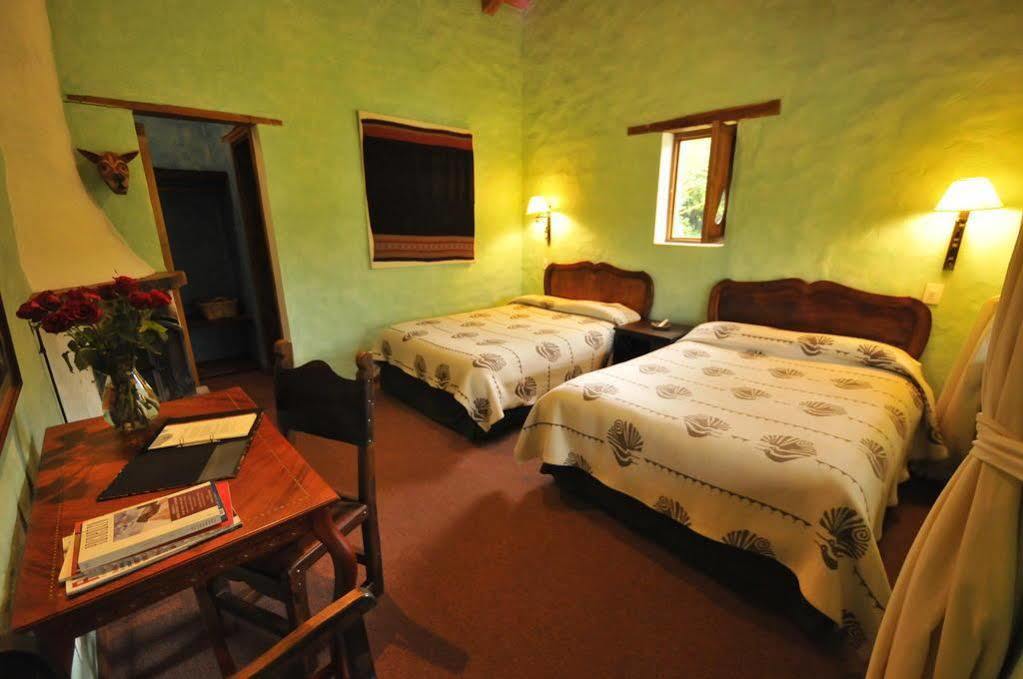 Las Palmeras Inn Otavalo Exteriör bild