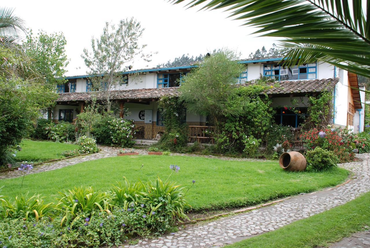 Las Palmeras Inn Otavalo Exteriör bild